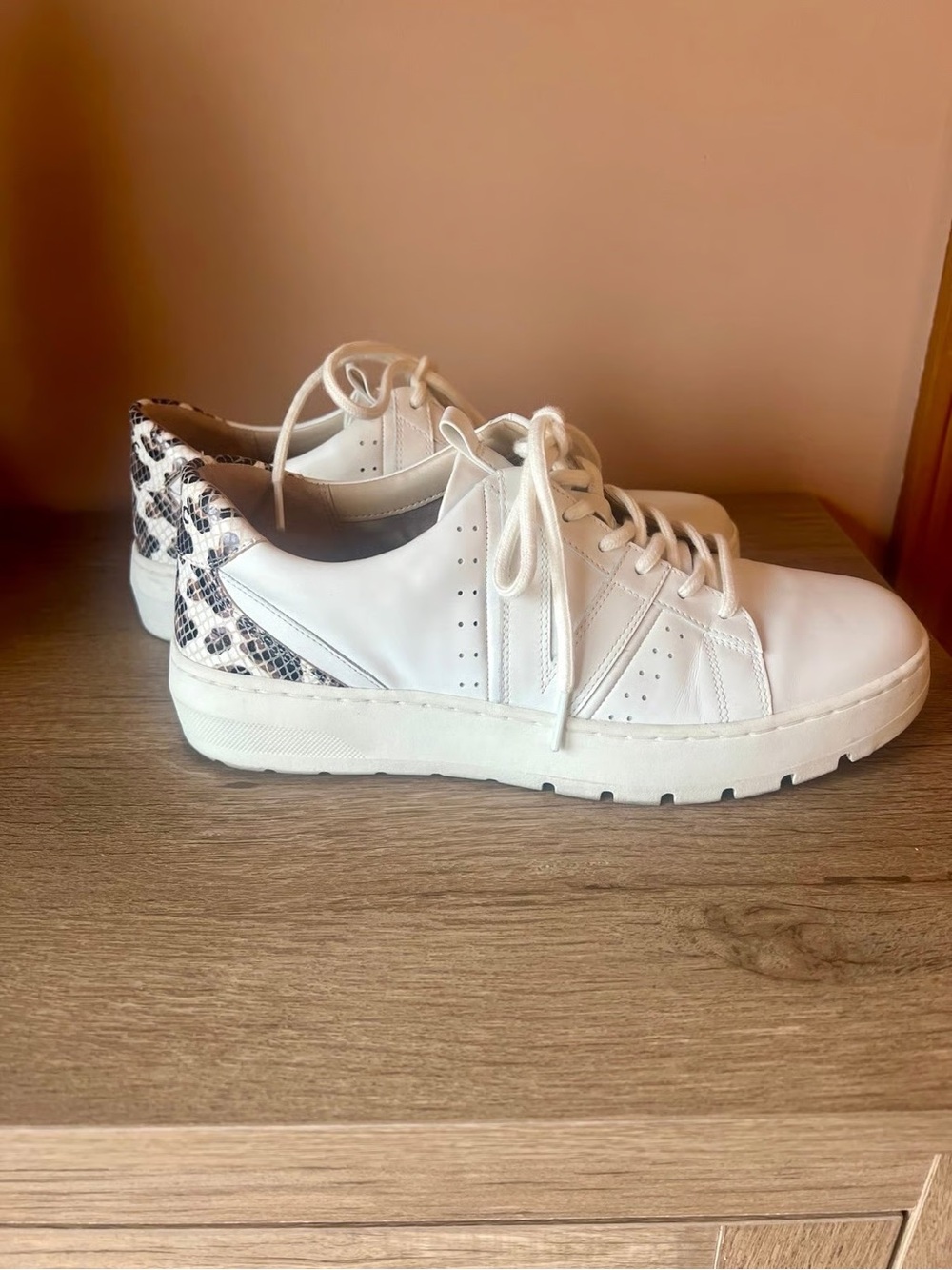 Vionic Simasa Leather Platform Sneakers Size US 7